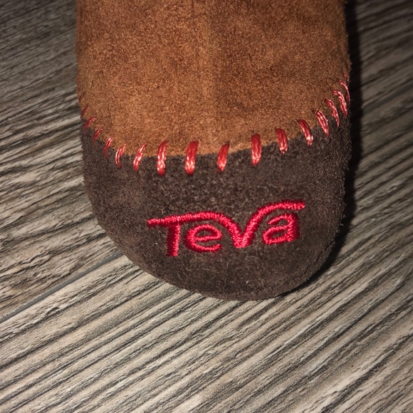 Teva baby moccasins - size med/large (6 months) - Picture 2 of 2
